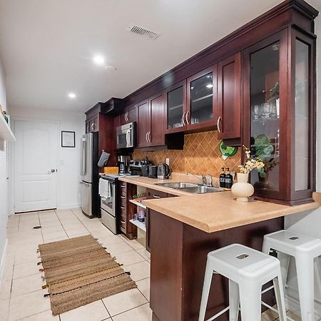 Basement Suite With Private Patio In Davenport Toronto Kültér fotó
