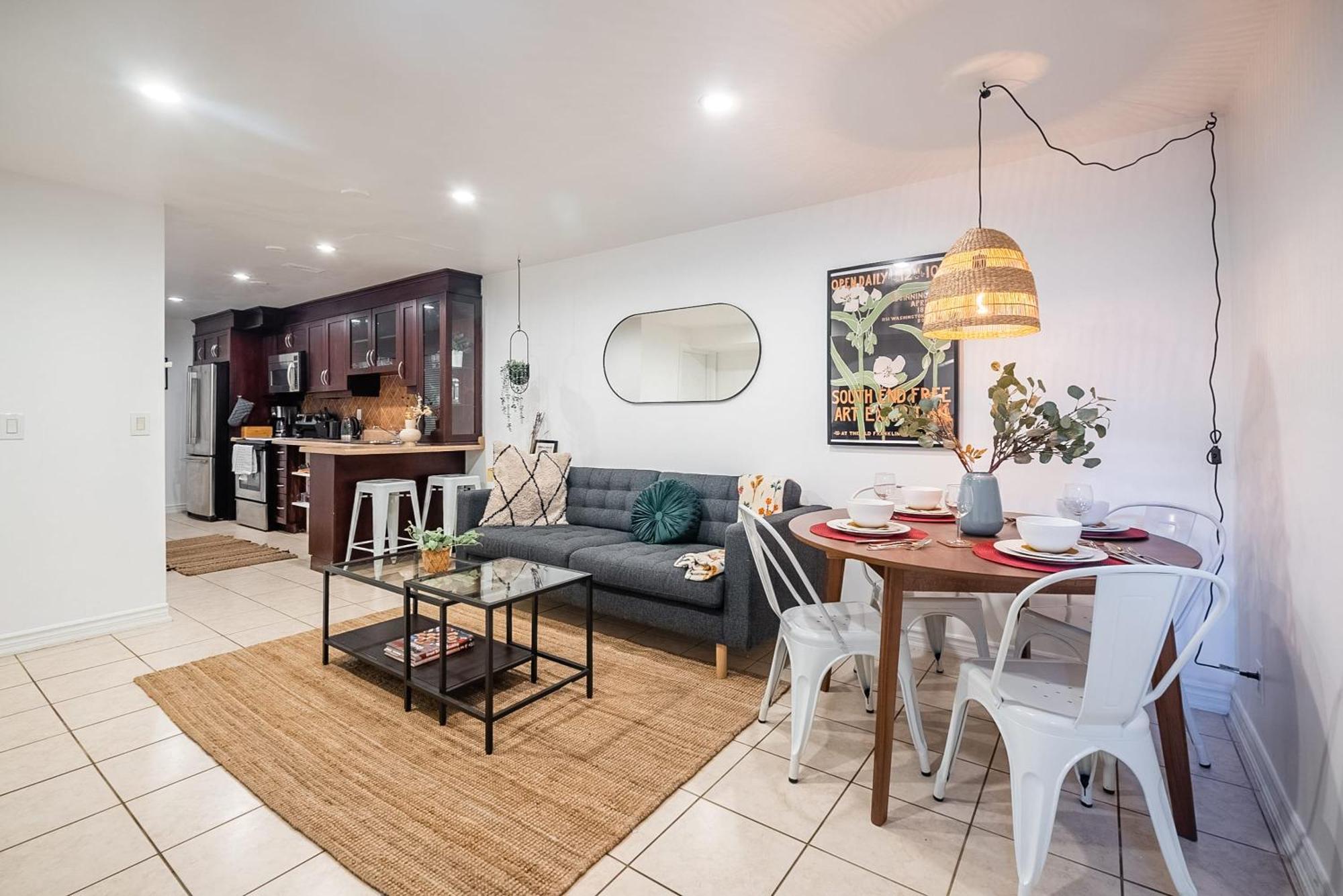 Basement Suite With Private Patio In Davenport Toronto Kültér fotó